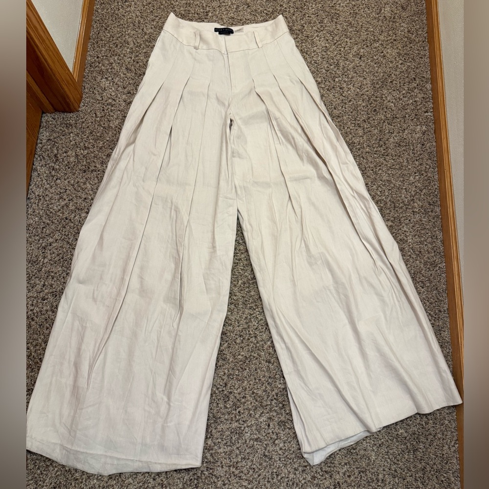 NWOT Alice + Olivia Simon Trouser Wide Leg Pleated Oatmeal Size 4